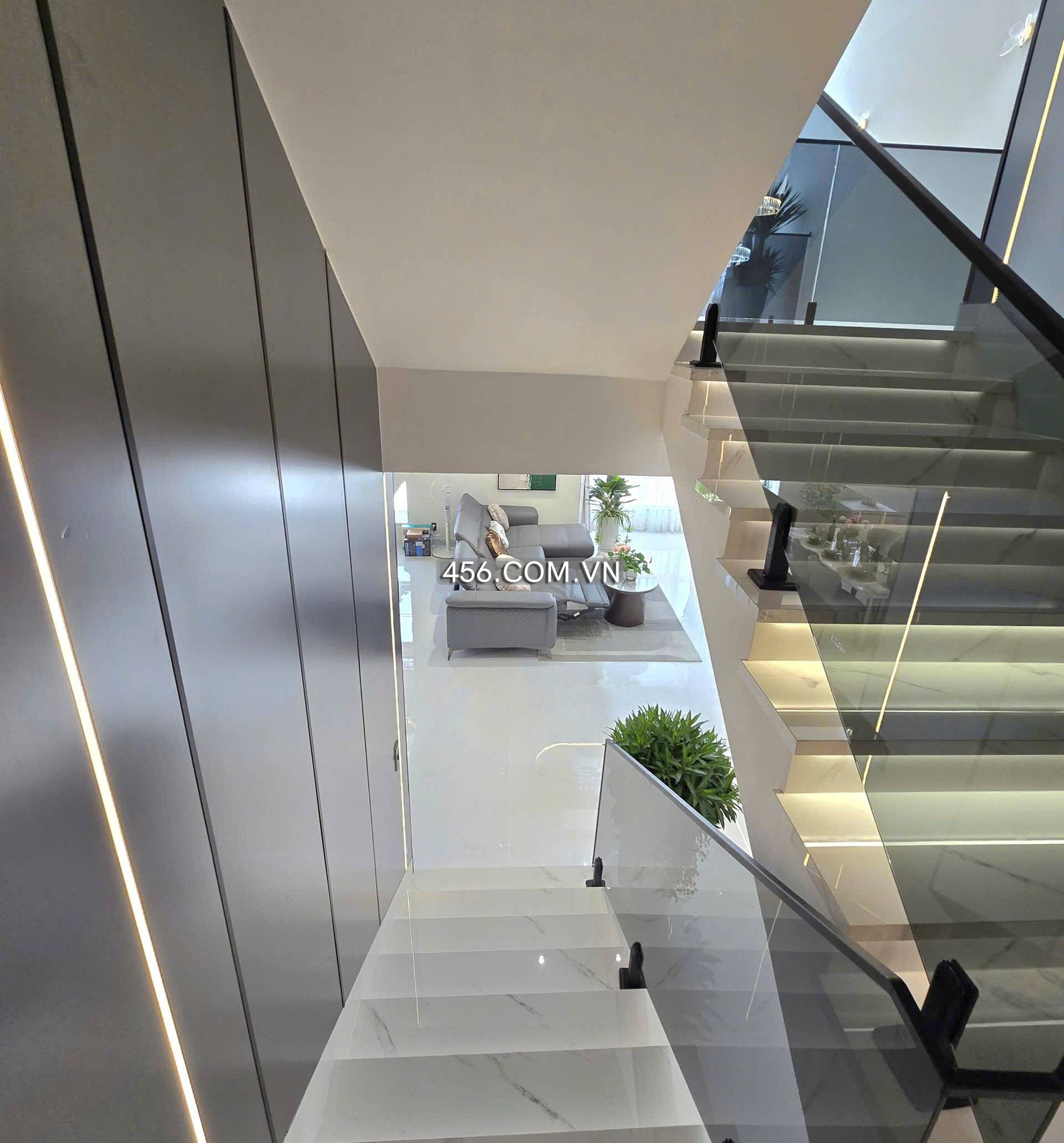 Hinh-Penthouse Sky Garden 2 Apartment For Lease Brandnew Furniture Morden District 7