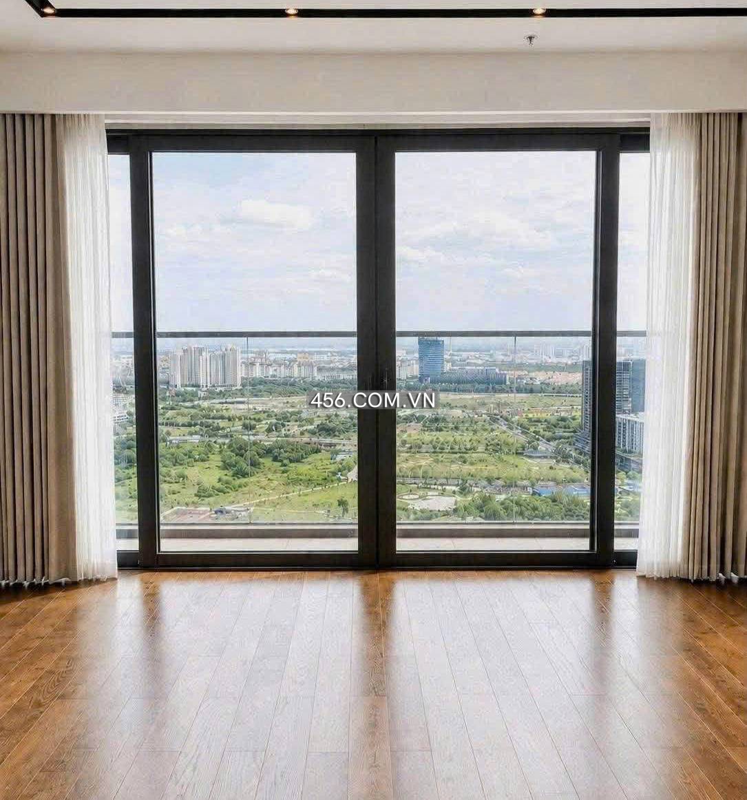 Hinh-3 Phòng ngủ căn hộ Grand Marina Saigon bán nhà trống view toàn Thành Phố