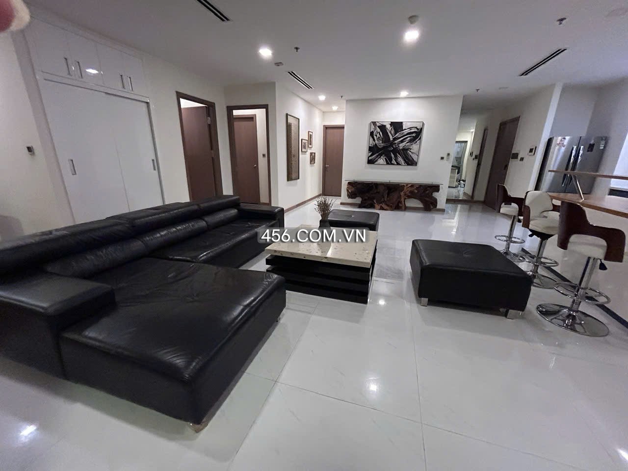Hinh-3 Bedrooms Vinhomes Central Park Apartment For Lease River View