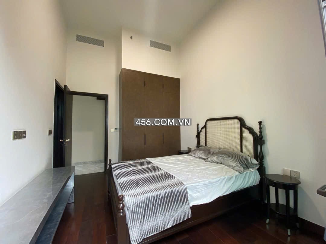 Hinh-4 Bedrooms Define Apartment For Lease 325 sqm City View