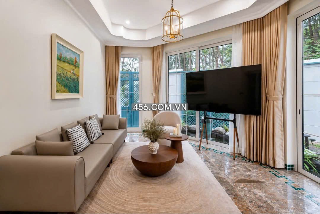Hinh-Villa Lien Phuong St For Lease at Ho Chi Minh City Big Pool Morden