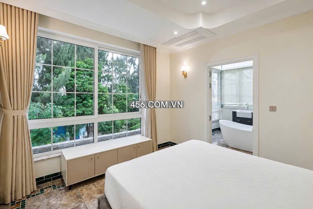 Hinh-Villa Lien Phuong St For Lease at Ho Chi Minh City Big Pool Morden