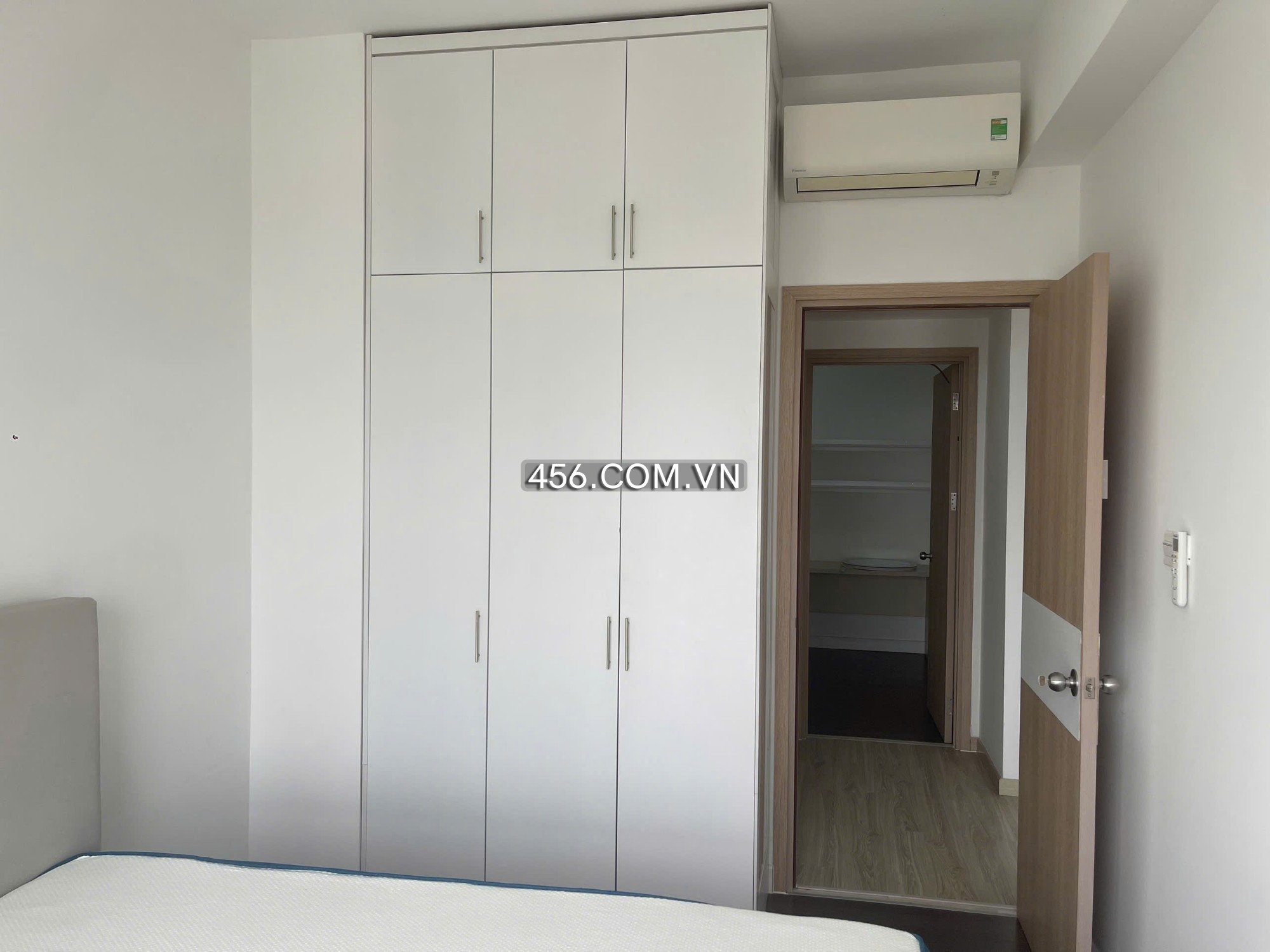 Hinh-1 Bedrooms + The Sun Avenue Apartment For Lease in S3 Tower 56 sqm