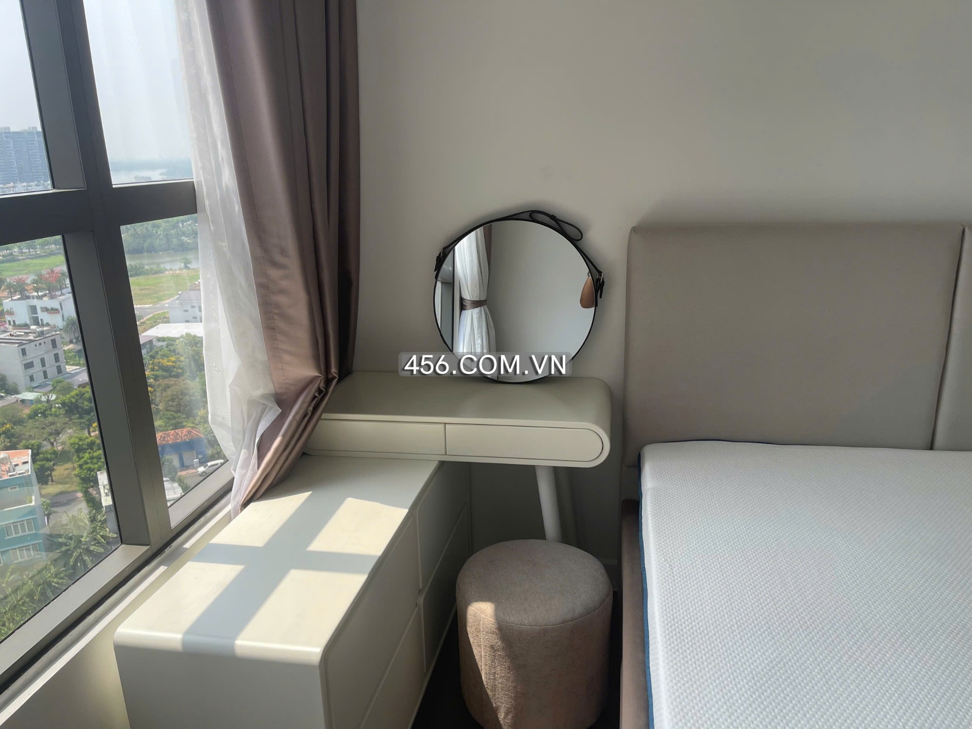 Hinh-1 Bedrooms + The Sun Avenue Apartment For Lease in S3 Tower 56 sqm