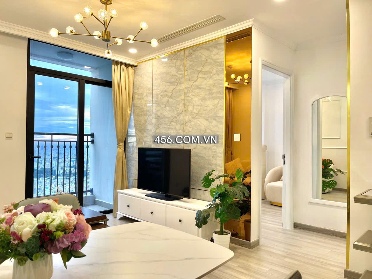 Hinh-Vinhomes Central Park Apartment For Rent 1 Bedrooms Morden at Landmark Plus Tower