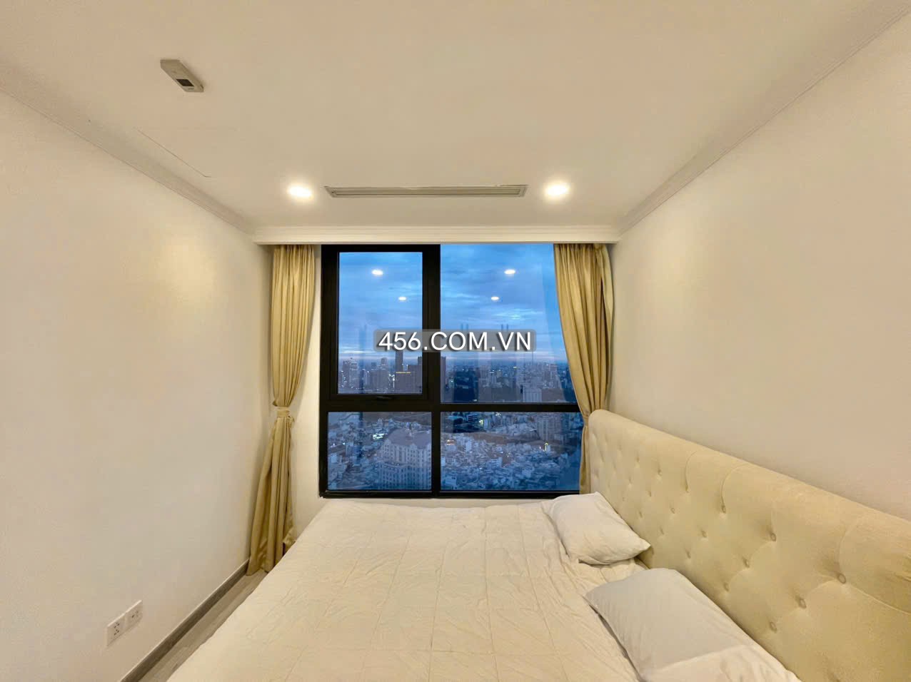 Hinh-Vinhomes Central Park Apartment For Rent 1 Bedrooms Morden at Landmark Plus Tower
