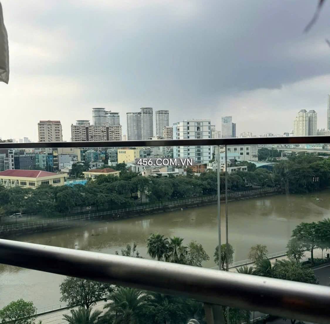 Hinh-1 Phòng Ngủ Căn hộ Vinhomes Golden River Bán tòa A1 nội thất đẹp