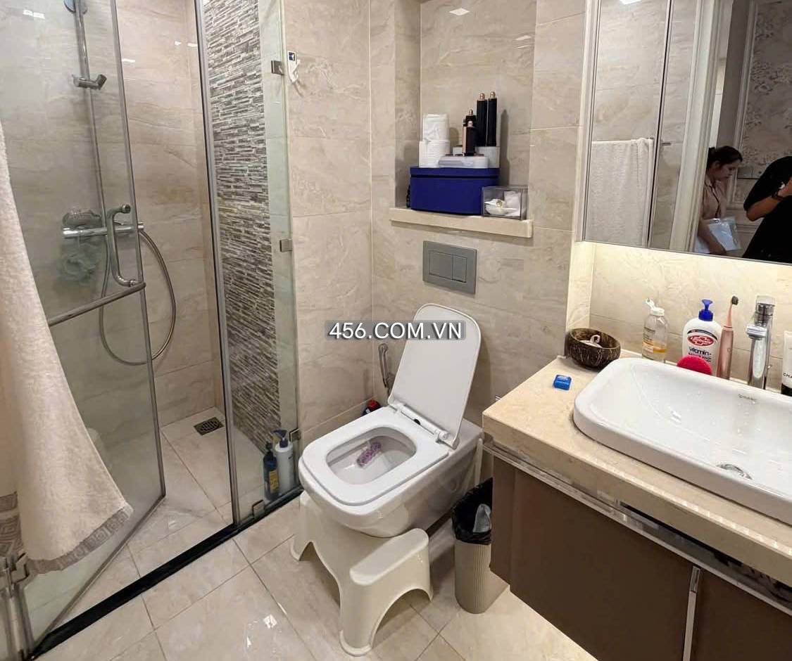 Hinh-1 Phòng Ngủ Căn hộ Vinhomes Golden River Bán tòa A1 nội thất đẹp