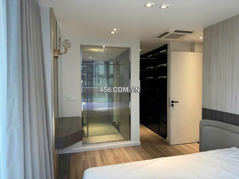 Hinh-Duplex with Garden Opera Apartment Metropole Thu Thiem For Lease