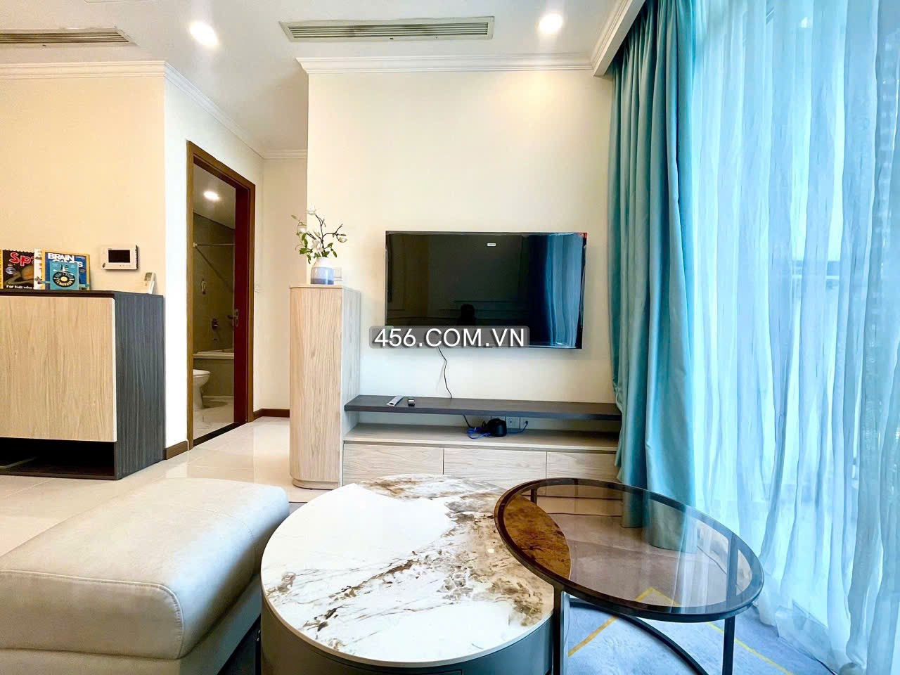 Hinh-1 Bedroom Vinhomes Central Park Apartment For Lease Landmark Plus Tower Morden Furniture