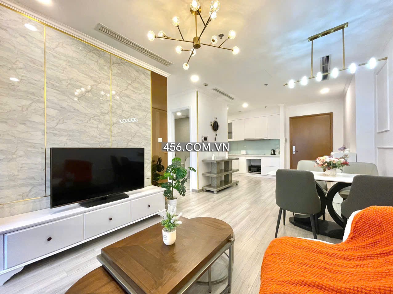 Cho thuê căn hộ Vinhomes Central Park 1 phòng...