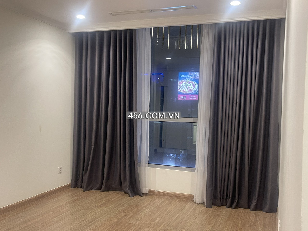 Hinh-Cho thuê căn hộ Vinhomes Central Park 3 phòng ngủ tòa Landmark 2 không nội thất