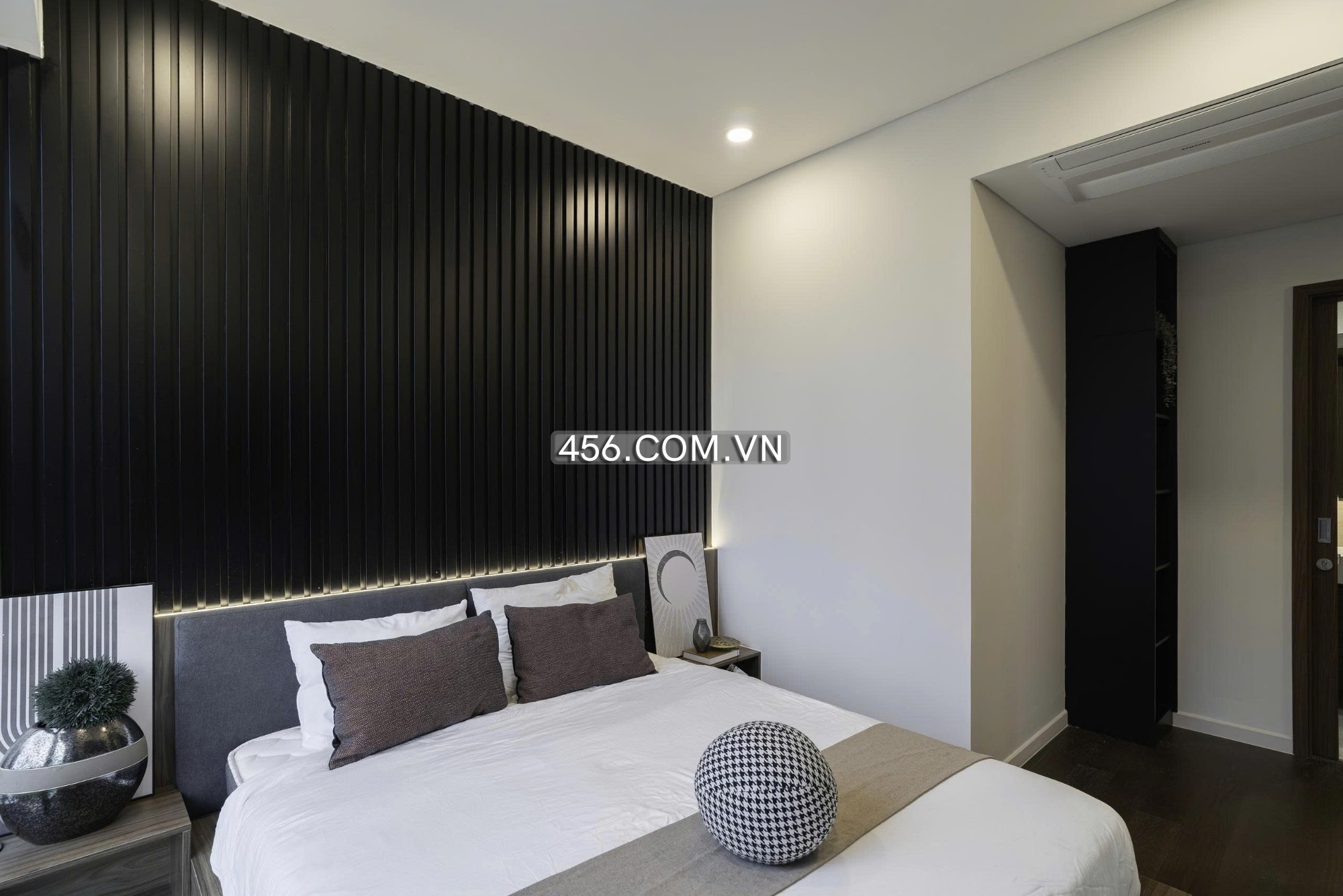 Hinh-4 Bedrooms Metropole Thu Thiem Apartment For Lease 170m River View