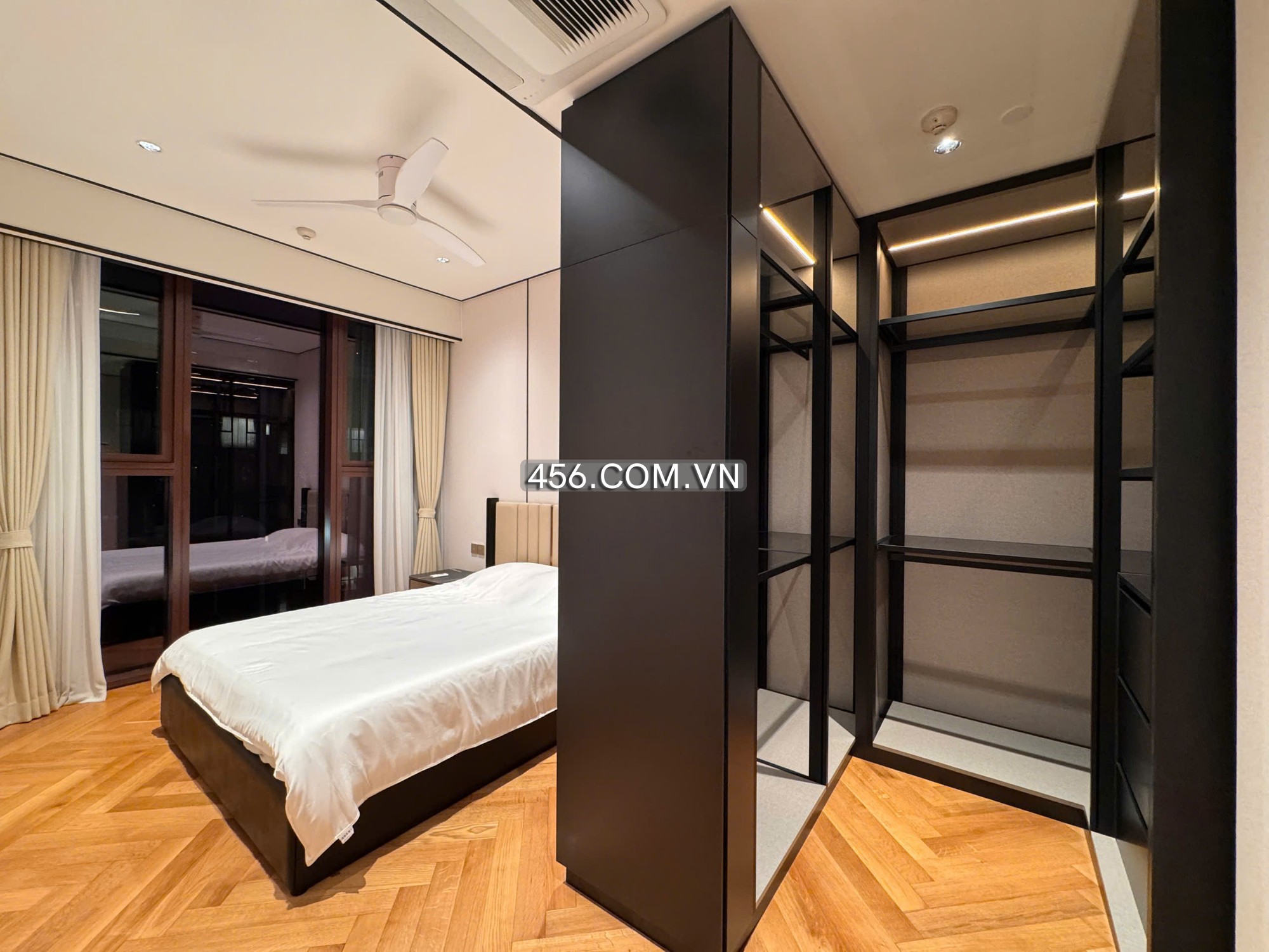 Hinh-The Galleria Apartment For Lease 4 Bedrooms 170m2 Morden Furniture City View