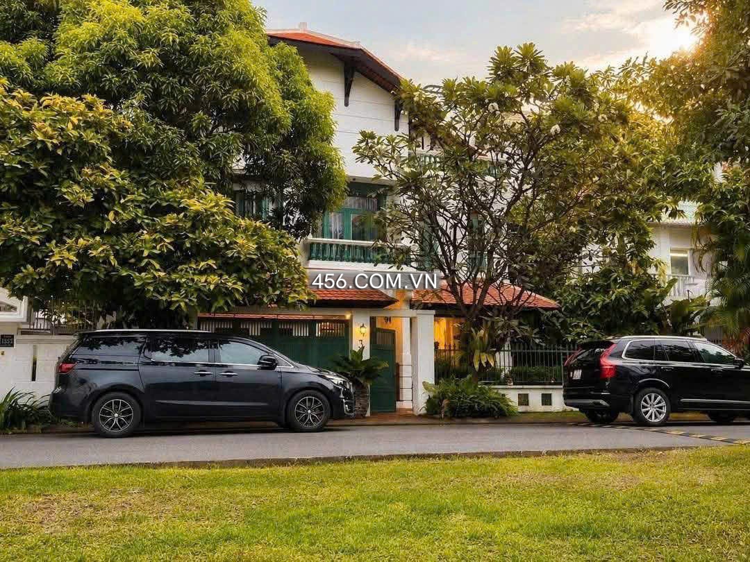 Villa Compound Thao Dien For Lease Morden...