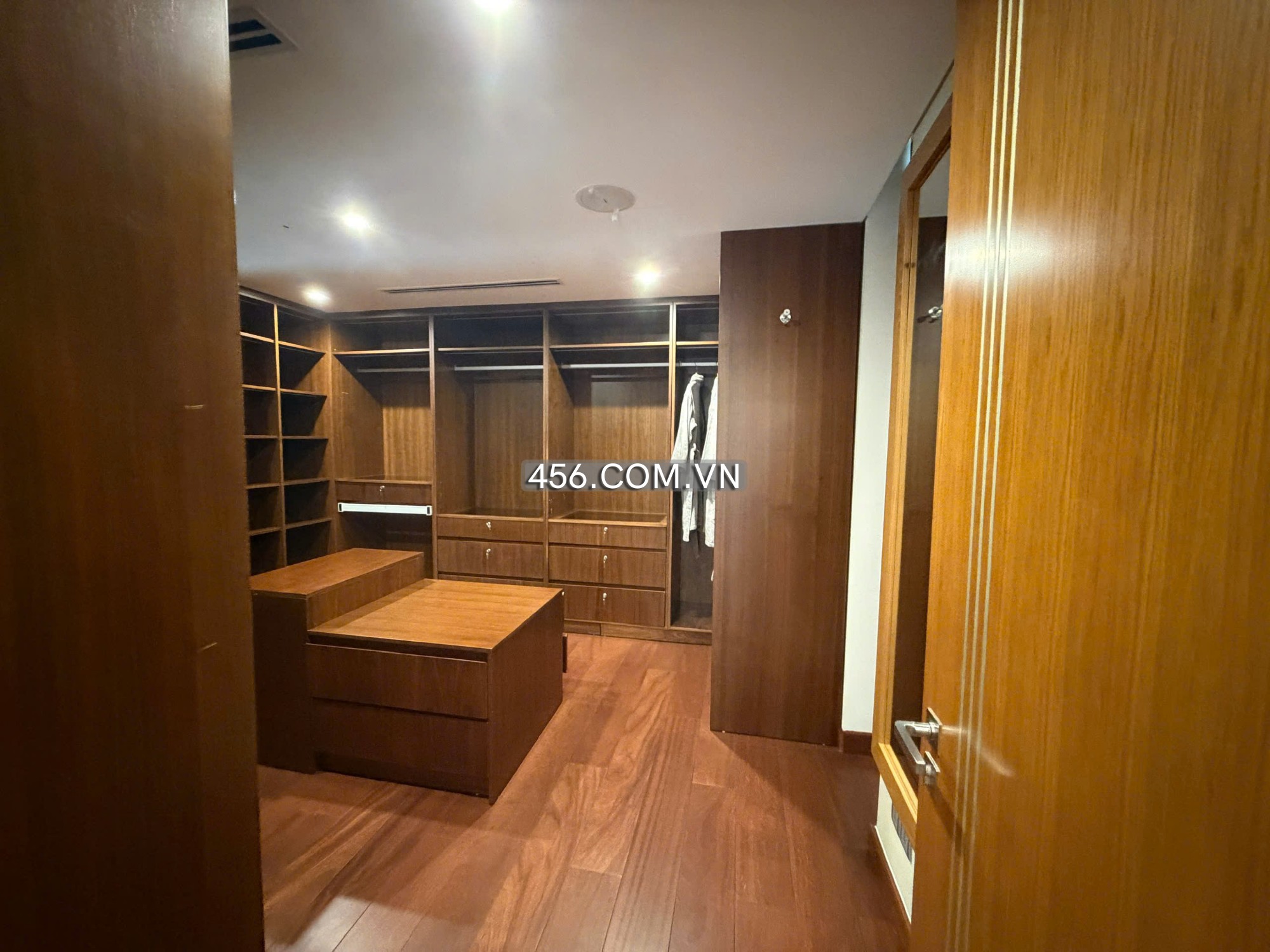 Hinh-Villa Nguyen U Di Thao Dien For Lease Morden Design with Big Pool