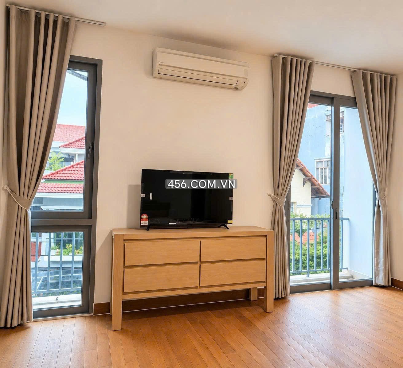 Hinh-Cho thuê biệt thự Nguyễn Văn Hưởng Thảo Điền nội thất hiện đại