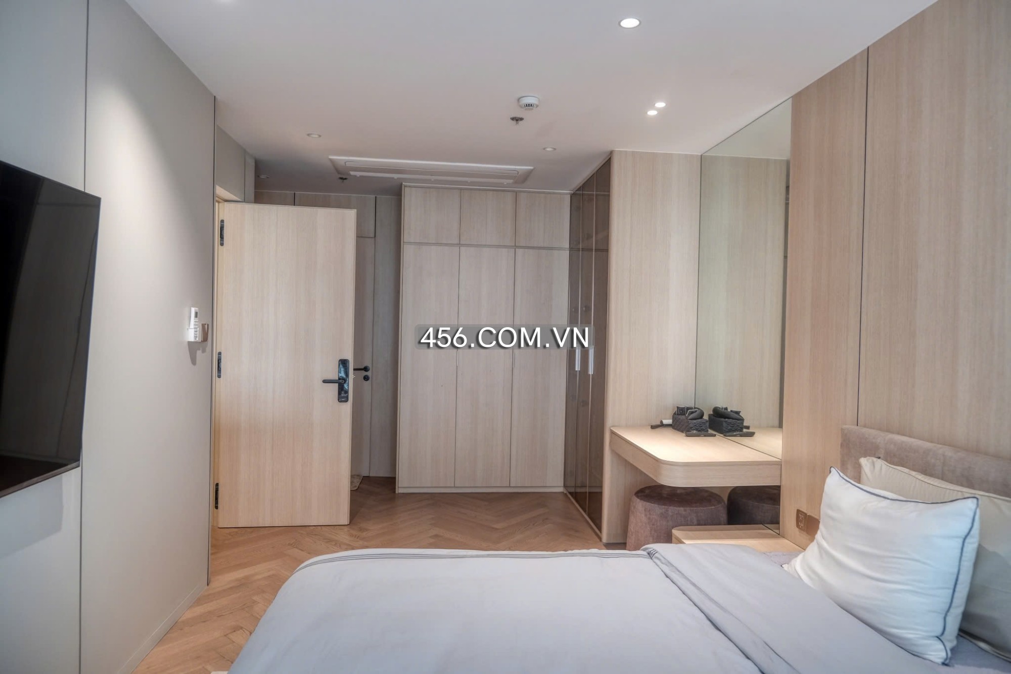 Hinh-Penthouse The Crest Metropole Thu Thiem Apartment For Lease 175m2 Morden