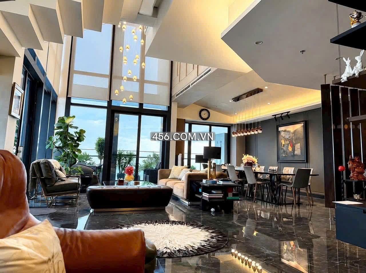 Hinh-Penthouse Vinhomes Golden River Apartment For Lease 280m2 Paranoma View