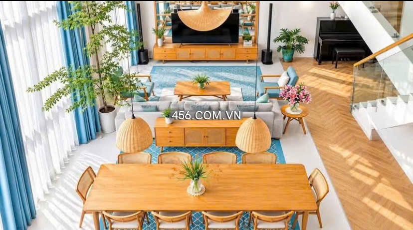 Hinh-Cho thuê Penthouse The Vista đầy đủ nội thất 3 tầng sân vườn rộng