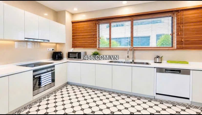 Hinh-Cho thuê Penthouse The Vista đầy đủ nội thất 3 tầng sân vườn rộng