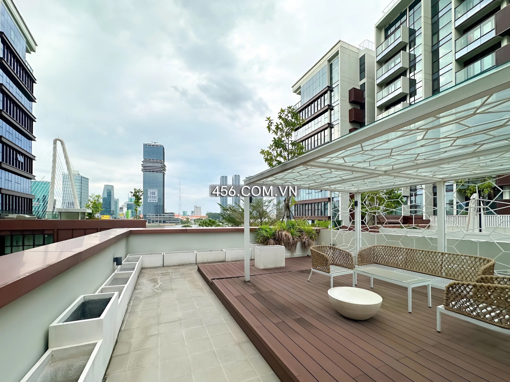 Hinh-Duplex The Galleria Apartment For Lease 160m2 with Garden City View