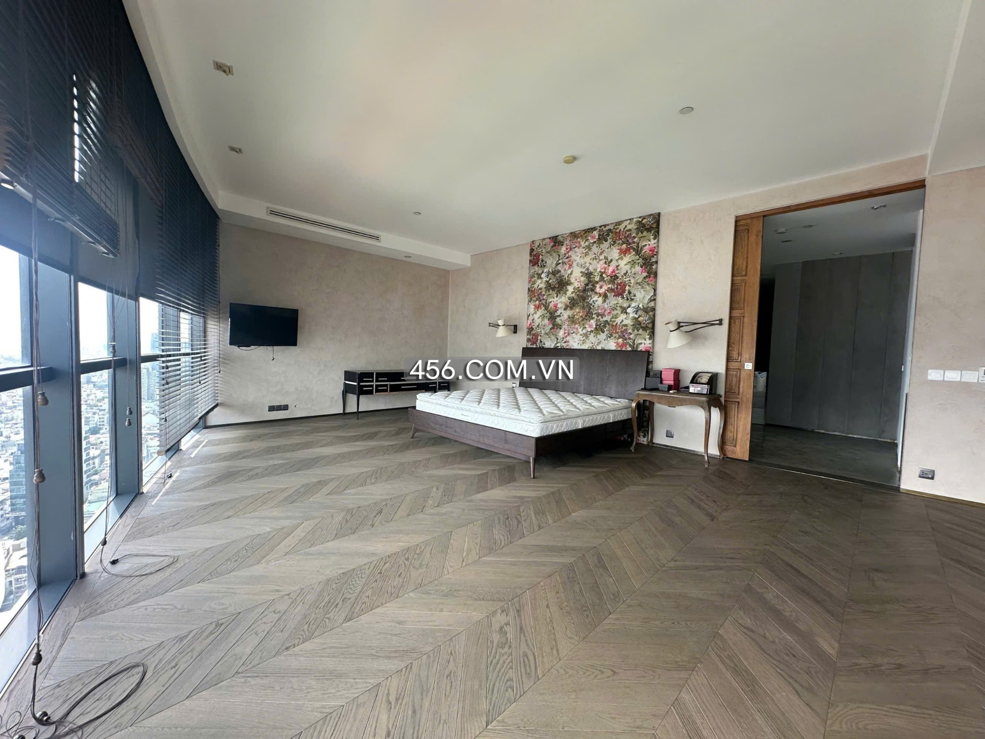 Hinh-Penthouse City Garden Apartment For Lease 320 sqm Morden Furniture City View
