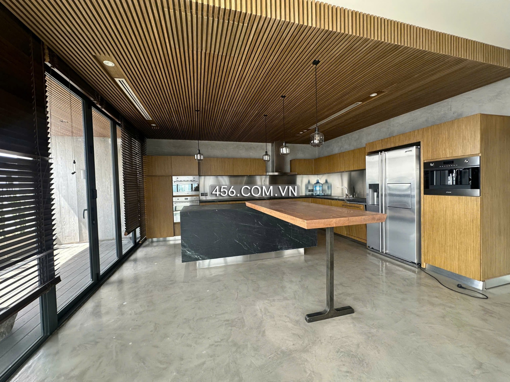 Hinh-Penthouse City Garden Apartment For Lease 320 sqm Morden Furniture City View