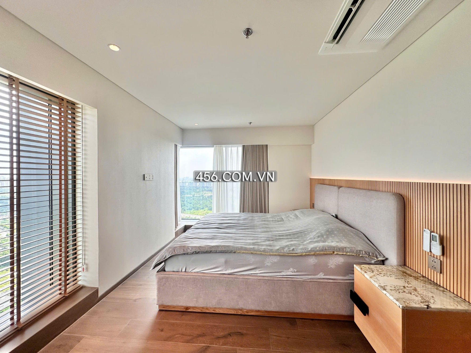 Hinh-Penthouse căn hộ The Crest ( Metropole Thủ Thiêm ) 150m2 Cho thuê view thành phố